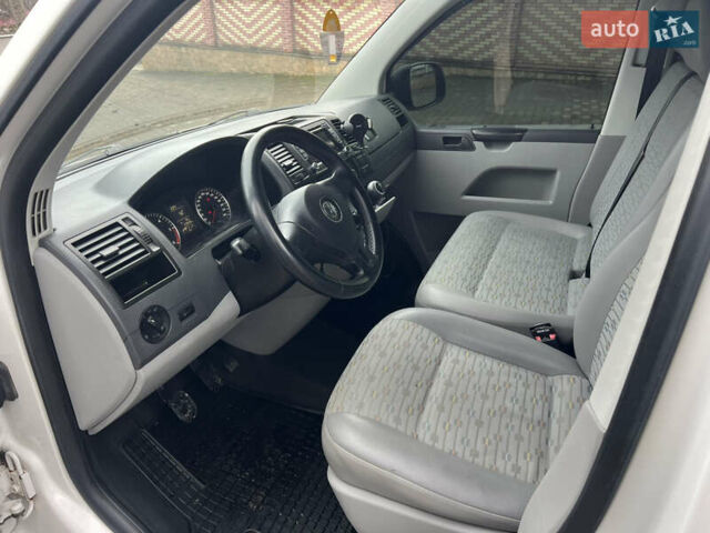 Белый Фольксваген Transporter, объемом двигателя 1.97 л и пробегом 239 тыс. км за 10900 $, фото 8 на Automoto.ua