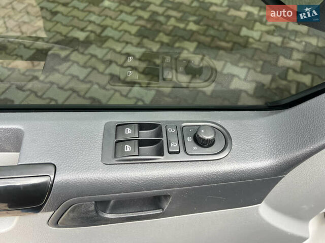 Белый Фольксваген Transporter, объемом двигателя 1.97 л и пробегом 239 тыс. км за 10900 $, фото 12 на Automoto.ua