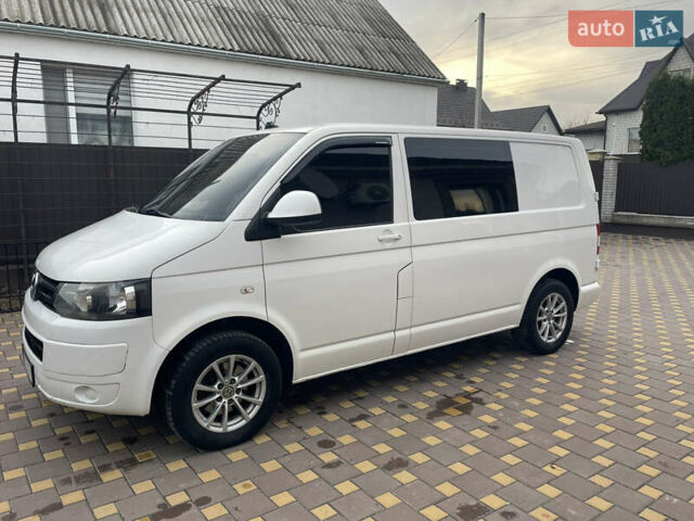 Белый Фольксваген Transporter, объемом двигателя 1.97 л и пробегом 403 тыс. км за 10300 $, фото 1 на Automoto.ua