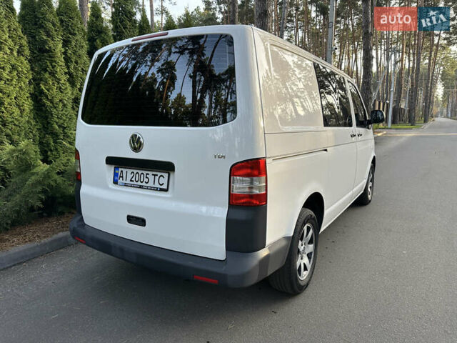 Білий Фольксваген Transporter, об'ємом двигуна 2 л та пробігом 448 тис. км за 15800 $, фото 6 на Automoto.ua