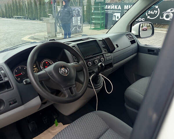 Белый Фольксваген Transporter, объемом двигателя 2 л и пробегом 444 тыс. км за 10700 $, фото 10 на Automoto.ua