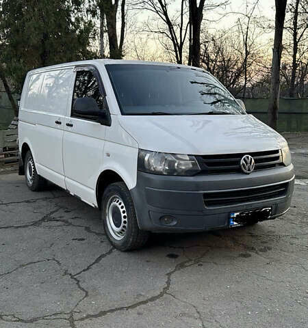 Белый Фольксваген Transporter, объемом двигателя 2 л и пробегом 237 тыс. км за 11500 $, фото 2 на Automoto.ua