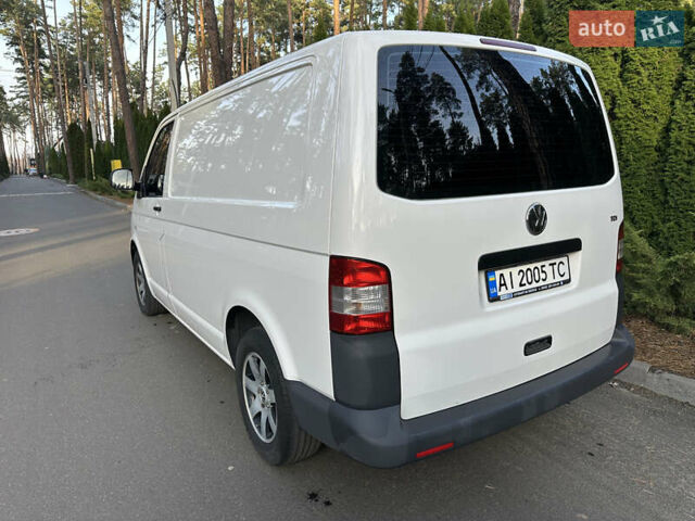 Білий Фольксваген Transporter, об'ємом двигуна 2 л та пробігом 448 тис. км за 15800 $, фото 4 на Automoto.ua