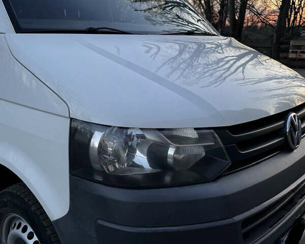 Белый Фольксваген Transporter, объемом двигателя 2 л и пробегом 237 тыс. км за 11500 $, фото 3 на Automoto.ua
