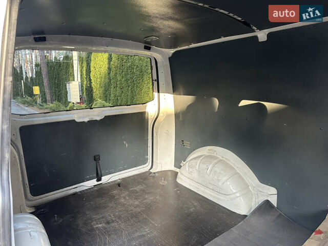 Білий Фольксваген Transporter, об'ємом двигуна 2 л та пробігом 448 тис. км за 15800 $, фото 19 на Automoto.ua