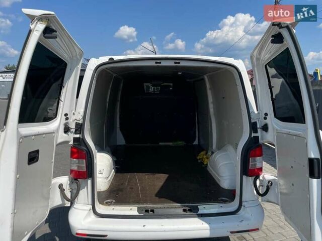 Белый Фольксваген Transporter, объемом двигателя 1.97 л и пробегом 345 тыс. км за 13000 $, фото 4 на Automoto.ua