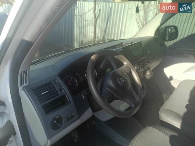 Белый Фольксваген Transporter, объемом двигателя 1.97 л и пробегом 345 тыс. км за 12950 $, фото 2 на Automoto.ua