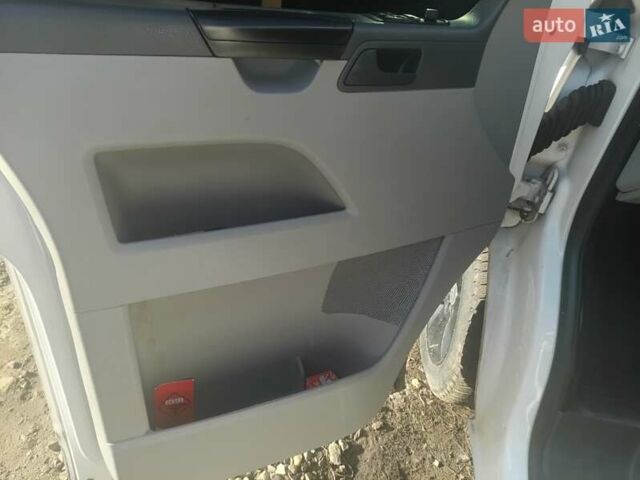 Белый Фольксваген Transporter, объемом двигателя 1.97 л и пробегом 345 тыс. км за 12950 $, фото 1 на Automoto.ua