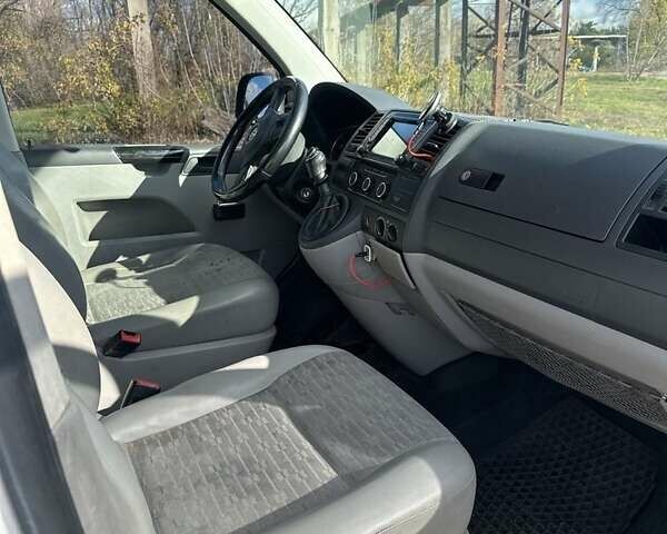 Белый Фольксваген Transporter, объемом двигателя 2 л и пробегом 466 тыс. км за 10000 $, фото 4 на Automoto.ua