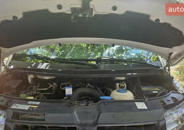 Белый Фольксваген Transporter, объемом двигателя 1.97 л и пробегом 310 тыс. км за 11999 $, фото 18 на Automoto.ua