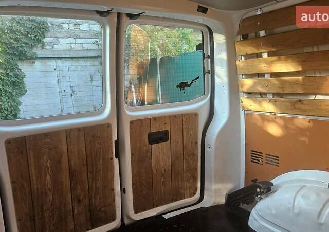 Белый Фольксваген Transporter, объемом двигателя 1.97 л и пробегом 310 тыс. км за 11999 $, фото 6 на Automoto.ua