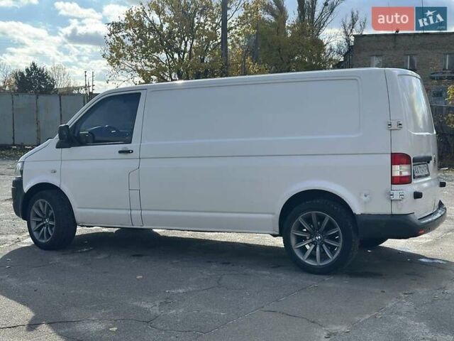 Белый Фольксваген Transporter, объемом двигателя 2 л и пробегом 466 тыс. км за 10000 $, фото 2 на Automoto.ua
