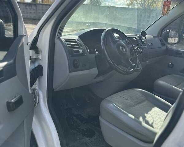 Белый Фольксваген Transporter, объемом двигателя 2 л и пробегом 466 тыс. км за 10000 $, фото 9 на Automoto.ua