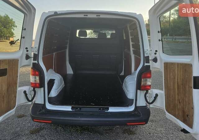 Белый Фольксваген Transporter, объемом двигателя 1.97 л и пробегом 310 тыс. км за 11999 $, фото 5 на Automoto.ua