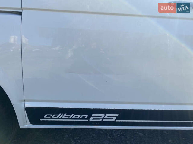 Белый Фольксваген Transporter, объемом двигателя 1.97 л и пробегом 366 тыс. км за 14000 $, фото 5 на Automoto.ua