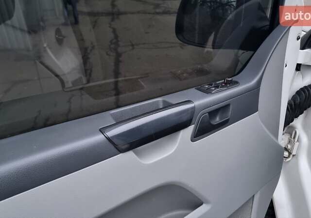 Белый Фольксваген Transporter, объемом двигателя 2 л и пробегом 337 тыс. км за 11500 $, фото 23 на Automoto.ua