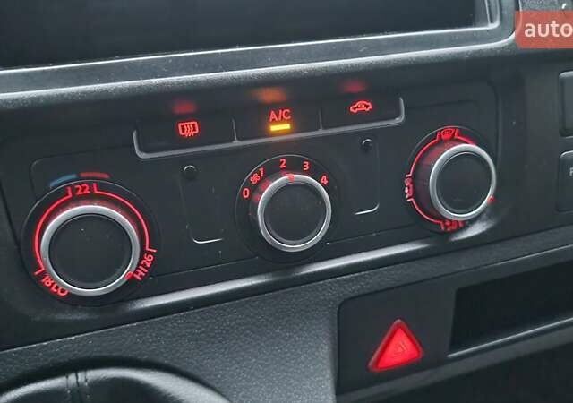 Белый Фольксваген Transporter, объемом двигателя 2 л и пробегом 337 тыс. км за 11500 $, фото 34 на Automoto.ua