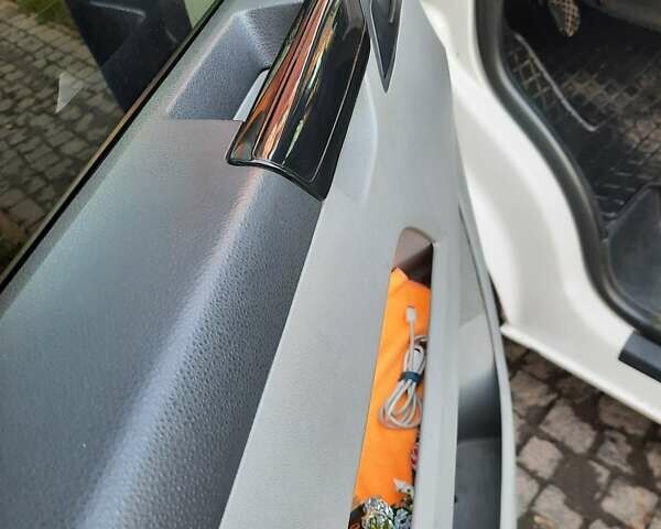 Белый Фольксваген Transporter, объемом двигателя 1.97 л и пробегом 180 тыс. км за 11500 $, фото 8 на Automoto.ua