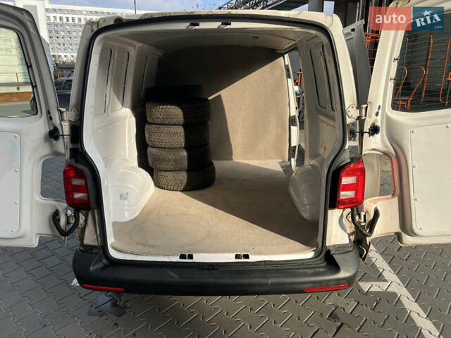 Белый Фольксваген Transporter, объемом двигателя 1.97 л и пробегом 384 тыс. км за 19999 $, фото 6 на Automoto.ua