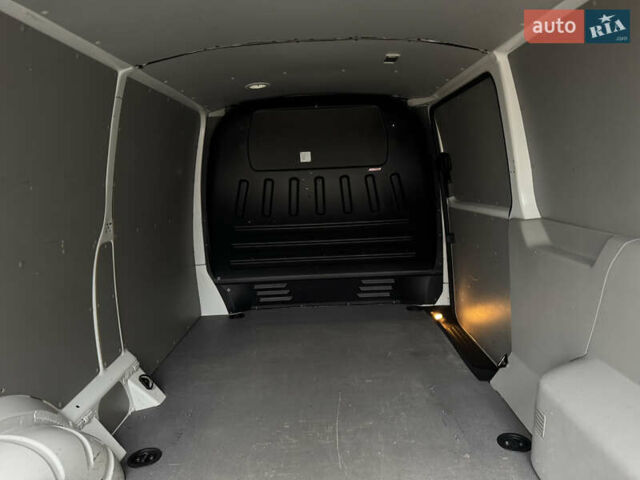 Белый Фольксваген Transporter, объемом двигателя 2 л и пробегом 237 тыс. км за 19950 $, фото 51 на Automoto.ua