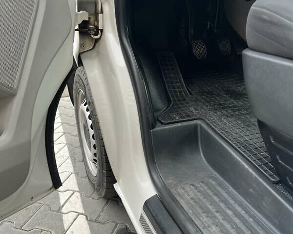 Белый Фольксваген Transporter, объемом двигателя 1.97 л и пробегом 384 тыс. км за 19999 $, фото 10 на Automoto.ua