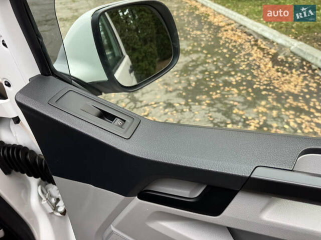 Белый Фольксваген Transporter, объемом двигателя 2 л и пробегом 237 тыс. км за 19950 $, фото 38 на Automoto.ua