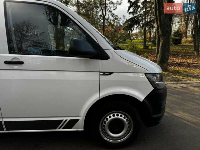 Білий Фольксваген Transporter, об'ємом двигуна 2 л та пробігом 386 тис. км за 19990 $, фото 4 на Automoto.ua