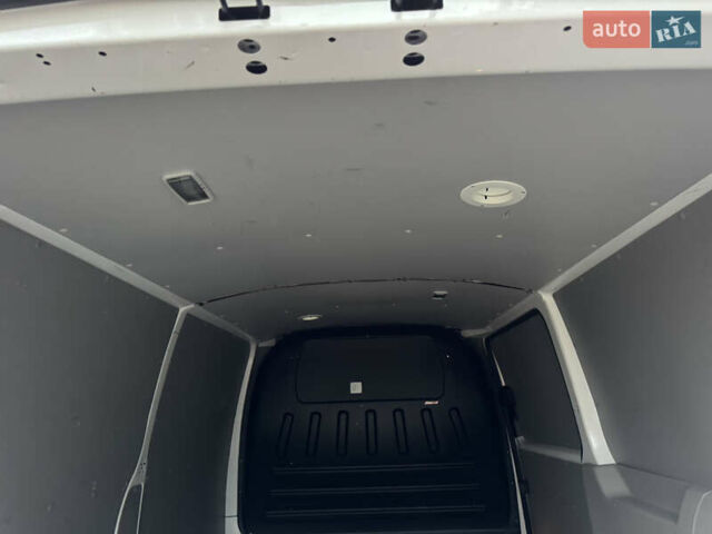 Белый Фольксваген Transporter, объемом двигателя 2 л и пробегом 237 тыс. км за 19950 $, фото 52 на Automoto.ua