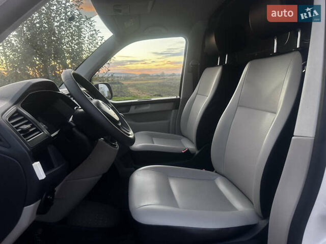 Белый Фольксваген Transporter, объемом двигателя 2 л и пробегом 264 тыс. км за 16500 $, фото 18 на Automoto.ua