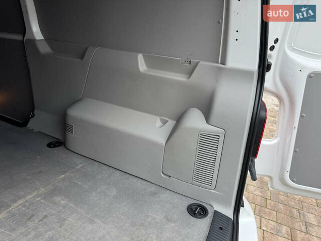 Белый Фольксваген Transporter, объемом двигателя 2 л и пробегом 237 тыс. км за 19700 $, фото 26 на Automoto.ua