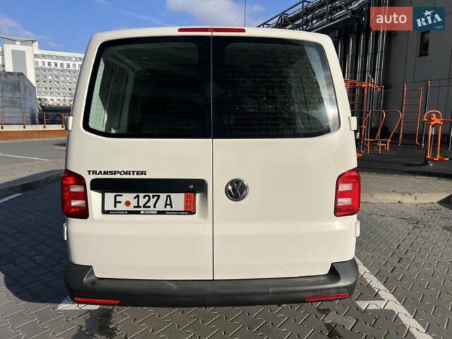 Белый Фольксваген Transporter, объемом двигателя 1.97 л и пробегом 384 тыс. км за 19999 $, фото 1 на Automoto.ua