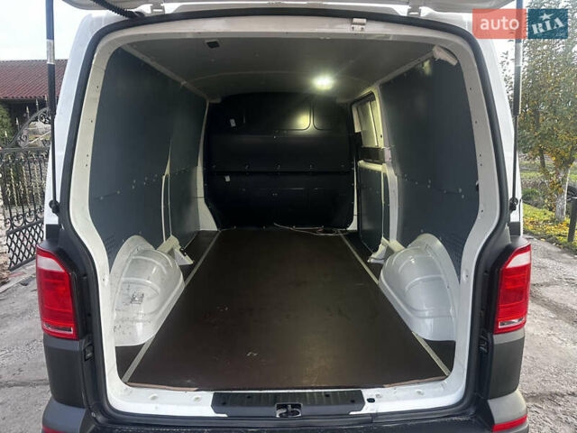 Белый Фольксваген Transporter, объемом двигателя 2 л и пробегом 264 тыс. км за 16500 $, фото 45 на Automoto.ua
