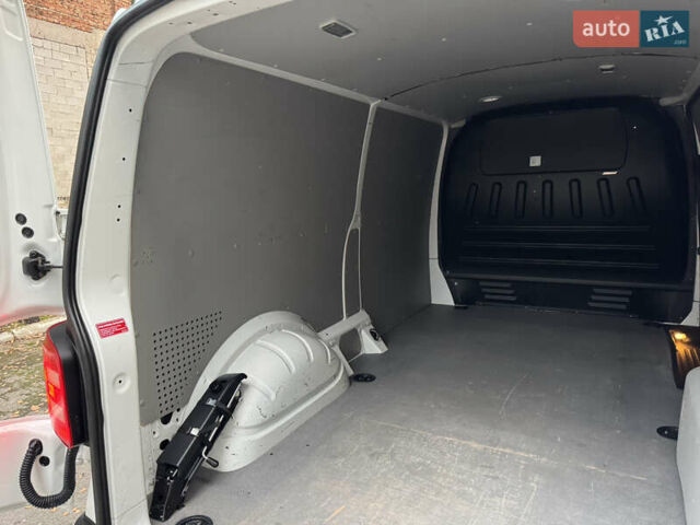 Белый Фольксваген Transporter, объемом двигателя 2 л и пробегом 237 тыс. км за 19950 $, фото 48 на Automoto.ua