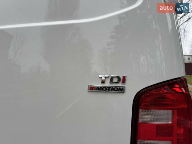 Белый Фольксваген Transporter, объемом двигателя 2 л и пробегом 237 тыс. км за 19950 $, фото 11 на Automoto.ua