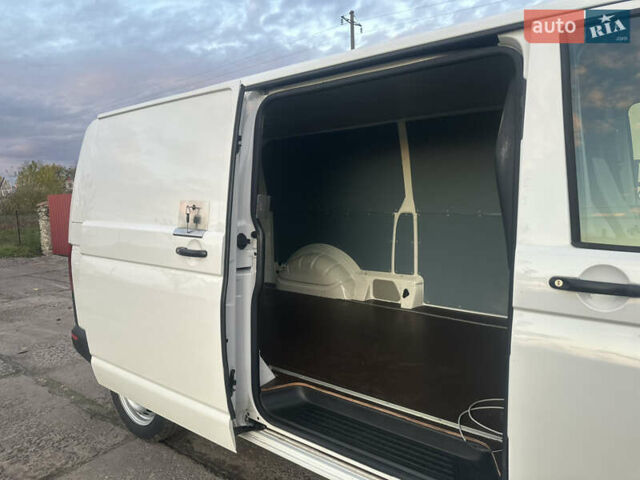 Белый Фольксваген Transporter, объемом двигателя 2 л и пробегом 264 тыс. км за 16500 $, фото 45 на Automoto.ua
