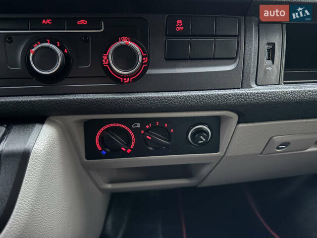 Белый Фольксваген Transporter, объемом двигателя 2 л и пробегом 237 тыс. км за 19950 $, фото 30 на Automoto.ua