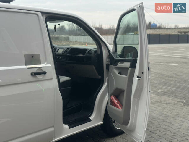 Білий Фольксваген Transporter, об'ємом двигуна 2 л та пробігом 219 тис. км за 17900 $, фото 31 на Automoto.ua