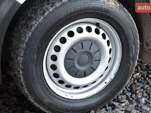 Белый Фольксваген Transporter, объемом двигателя 2 л и пробегом 255 тыс. км за 17900 $, фото 17 на Automoto.ua