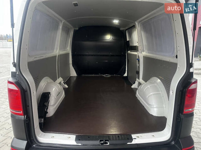 Білий Фольксваген Transporter, об'ємом двигуна 2 л та пробігом 219 тис. км за 17900 $, фото 33 на Automoto.ua