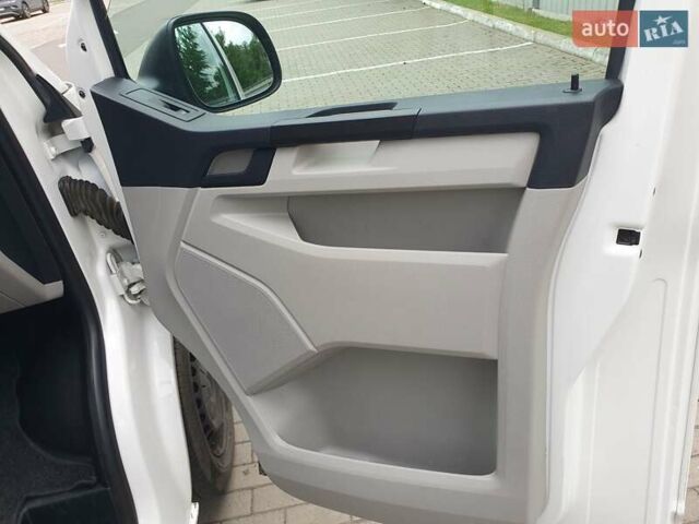 Белый Фольксваген Transporter, объемом двигателя 2 л и пробегом 254 тыс. км за 18999 $, фото 9 на Automoto.ua
