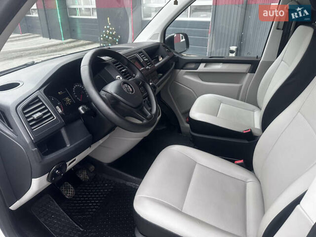 Білий Фольксваген Transporter, об'ємом двигуна 2 л та пробігом 219 тис. км за 17900 $, фото 22 на Automoto.ua