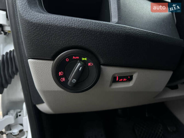 Білий Фольксваген Transporter, об'ємом двигуна 2 л та пробігом 244 тис. км за 18200 $, фото 20 на Automoto.ua