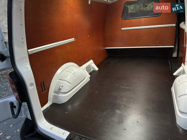 Білий Фольксваген Transporter, об'ємом двигуна 2 л та пробігом 244 тис. км за 18200 $, фото 49 на Automoto.ua
