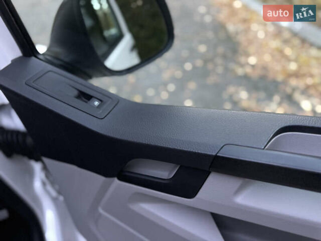 Белый Фольксваген Transporter, объемом двигателя 2 л и пробегом 244 тыс. км за 18100 $, фото 37 на Automoto.ua