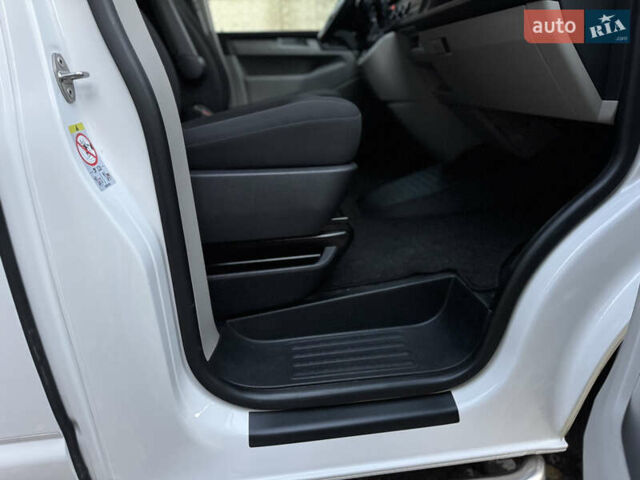 Білий Фольксваген Transporter, об'ємом двигуна 2 л та пробігом 244 тис. км за 18200 $, фото 41 на Automoto.ua