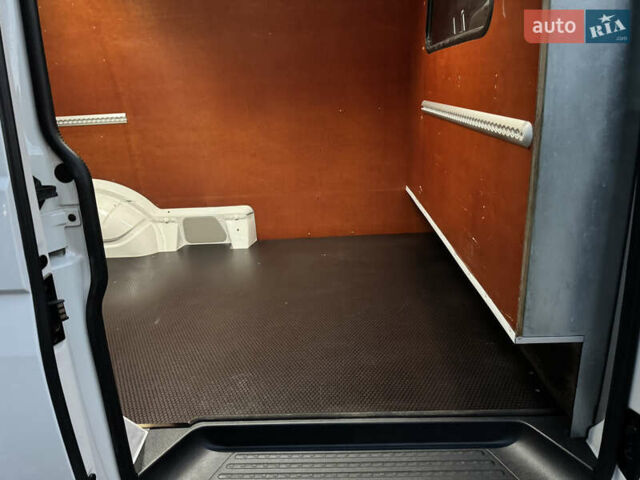 Білий Фольксваген Transporter, об'ємом двигуна 2 л та пробігом 244 тис. км за 18200 $, фото 44 на Automoto.ua