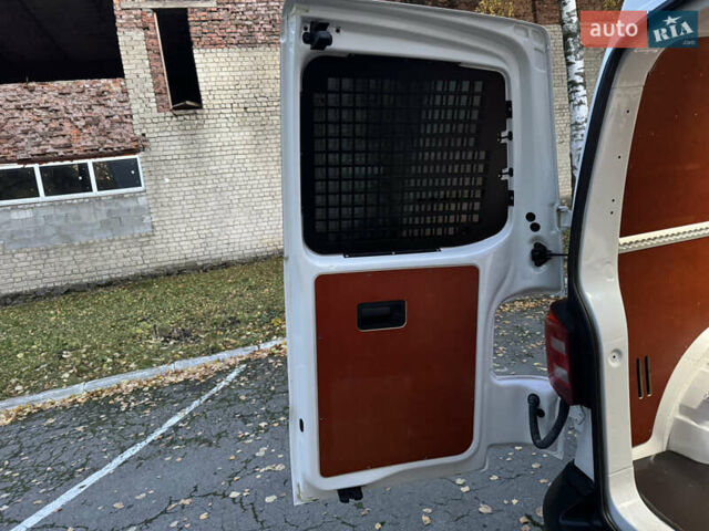 Белый Фольксваген Transporter, объемом двигателя 2 л и пробегом 244 тыс. км за 18100 $, фото 56 на Automoto.ua