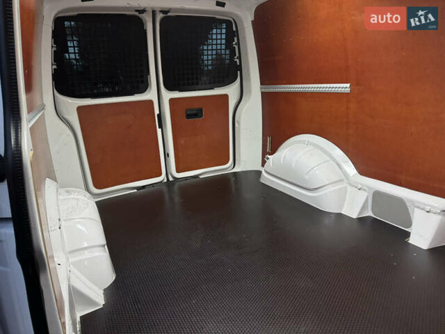 Білий Фольксваген Transporter, об'ємом двигуна 2 л та пробігом 244 тис. км за 18200 $, фото 47 на Automoto.ua