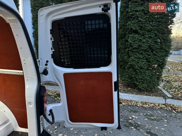 Білий Фольксваген Transporter, об'ємом двигуна 2 л та пробігом 244 тис. км за 18200 $, фото 51 на Automoto.ua
