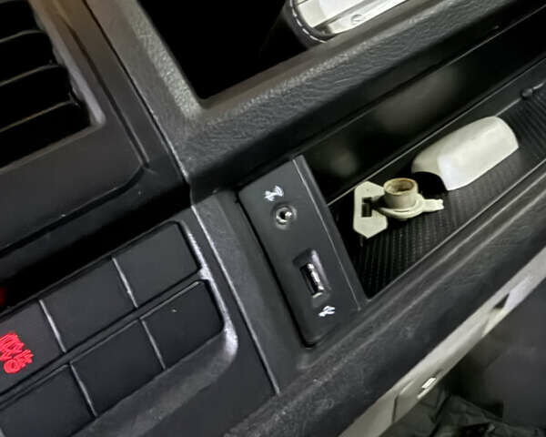 Белый Фольксваген Transporter, объемом двигателя 2 л и пробегом 80 тыс. км за 22500 $, фото 8 на Automoto.ua